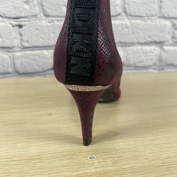 DKNY Purple Pink Modern Snakeskin Booties size 6 Stiletto Heel Ankle Boots NEW - Picture 7 of 11
